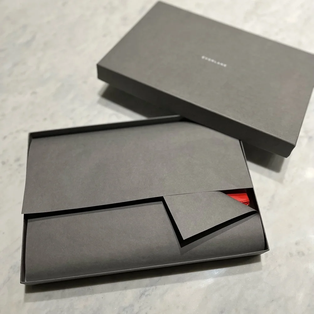 NWB - Everlane Red Leather Foldover Pouch - Picture 5 of 6